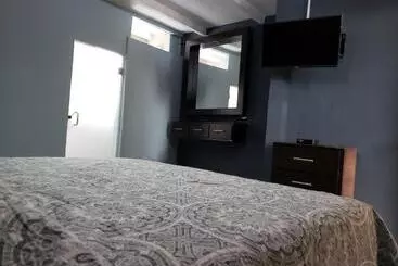 هتل کپسول Casa Barcelona San Luis Potosí