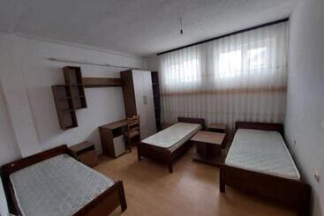 Пансион Marjan S Apartments