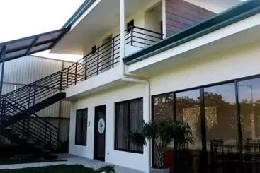 Hotelli Volcan Hule Lodging