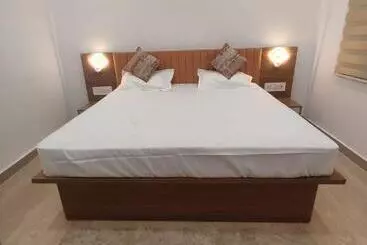 Pensionat The Tribhuvan Residency 300 Mtr From Shree Ram Mandir Tample