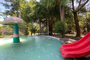 Ranong Resort And Laguna