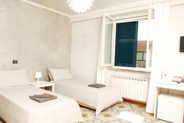 Vara Motel Self Check In