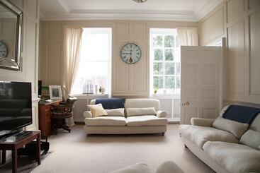 Bed and Breakfast Loder House