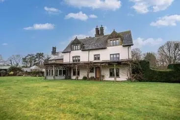 Aamiaismajoitus (B&B) Goytre Hall