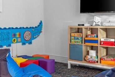 Hotel Las Vegas Desert Blue By Hellovacay