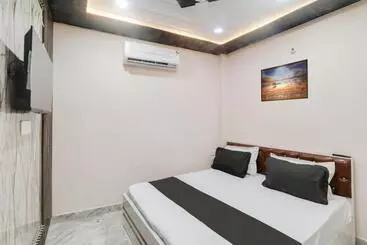 Hotel Oyo Blue Moon