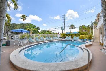 Курорт Clearwater Beach Suites #106