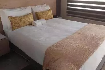 تختخواب و صبحانه Sawa Sawa Lodge