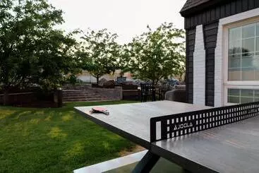 Xhale Resort And Spa