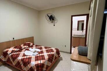 هتل Pousada E Alojamento Santos Dumont