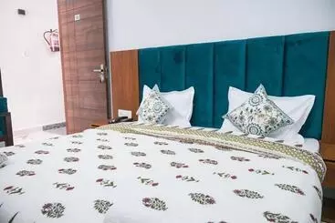 ホテル Parth Inn