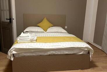 בית מלון כפרי Aish