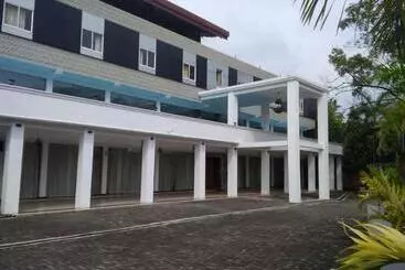 Hotel Field Seven