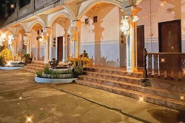 פנסיון Sichampa Guest House