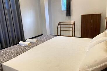 Pensione Zen Aura Living