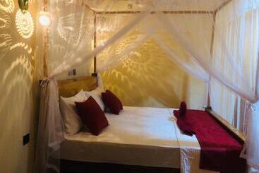 Hotel Rustic Cabanas & Restaurant