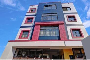 Hotel Day S Inn Premium Near Kiit University & Infocity Best Seller