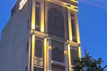 Otel Stamps Red Martin By Eight Continents   70 Steps From Golden Temple