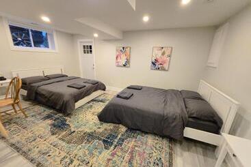 پانسیون Byward Market Luxury Guesthouse