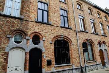 تختخواب و صبحانه Beapart