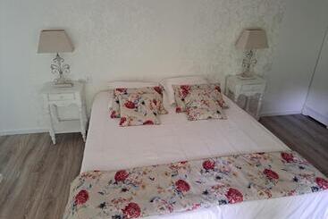 Bed and Breakfast Chambre D Hotes à La Campagne Dans Un Cadre Verdoyant