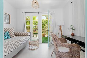هتل 12br Sleeps 30 Designer Poolside Adventure Dwtn