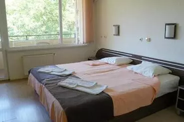 Resort балнеокомплекс медика наречен