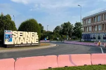 Aamiaismajoitus (B&B) Disneyland Chambre Climatisée Vaires Sur Marne Au Cœur Des Jeux Olympiques