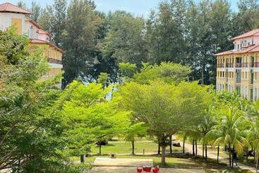 Apartahotel De Home Desaru Resort Luxury Penthouse Poolview 5gwifi Netflix