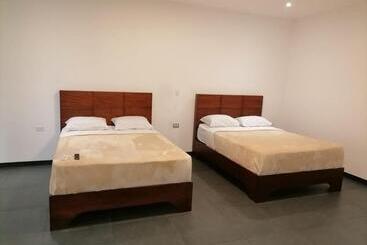 מלון כמוסות Scala Inn