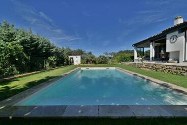 Pensjonat Une Nuit En Luberon