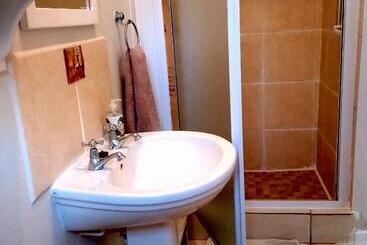 Bed and Breakfast Antique Silk Self Catering Unit