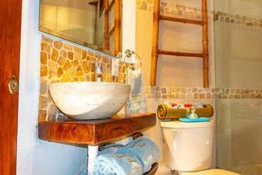 Monyoli Hotel & Boutique