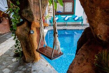 Monyoli Hotel & Boutique