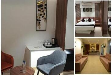 Отель Veesons Executive