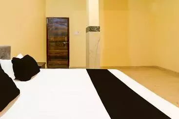 Oyo Paradox Hotel And Restaurant