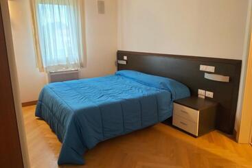 بنسيون Residence La Castellana