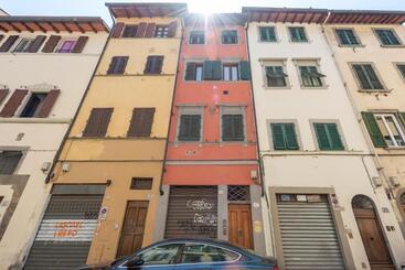 Huoneistohotelli San Niccolò Tower Flat   Sweet Dreams In Florence