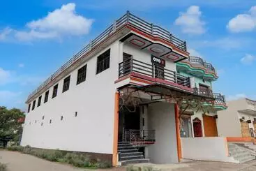 Hotel Oyo Kothi Roti