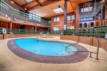 فندق Sunrise Park Lodge