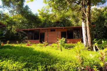 Pensione Cascadas Las Lajas