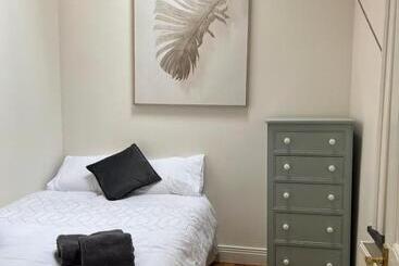 پانسیون Marguerita Villas