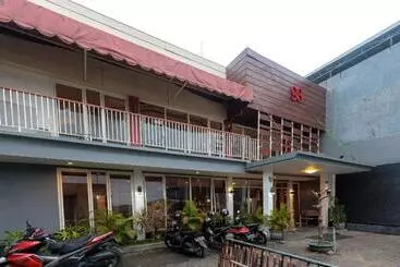 هتل Reddoorz @ Kutisari Surabaya