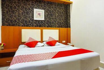 Oyo 91245 Rika Hotel Makassar