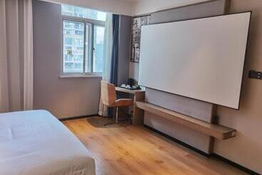 Vx Hotel Wuhan Optics Valley Yangjia Bay Metro Station