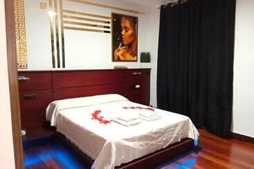 膳宿费 El Escondite Perfecto