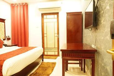 Hotel Eleven Heights ,bhopal