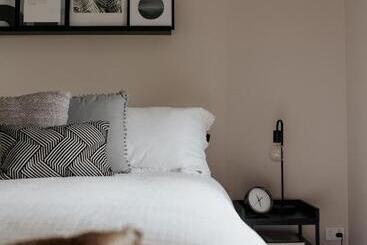 مبيت وإفطار Laurina Estate