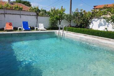 پانسیون вила борко