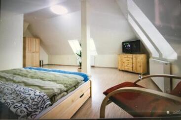 Majatalo Penzion Svet